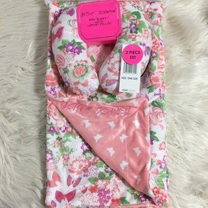 Betsey Johnson Floral Baby Blanket/Pillow Set 💐